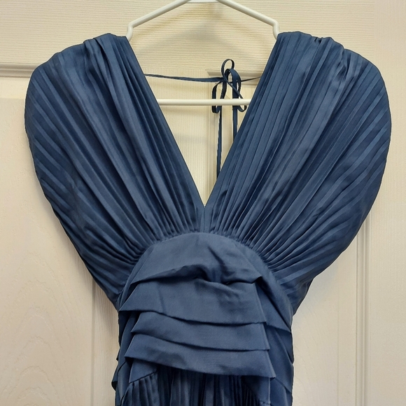 BCBG Maxazria Silk V neck midi dress - Picture 5 of 10